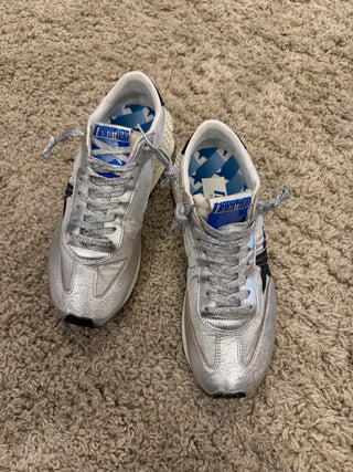 GOLDEN GOOSE