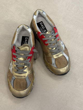 GOLDEN GOOSE