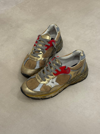 GOLDEN GOOSE