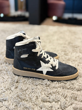 GOLDEN GOOSE